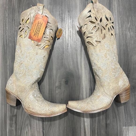 Corral Shoes - Corral Women's Floral Cutout Western Boots
